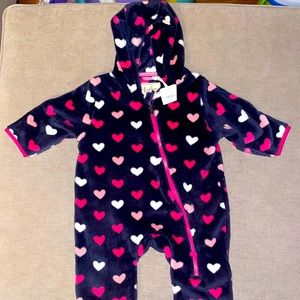 Love Hearts Fuzzy Fleece Baby Bundler 🤍💕💗